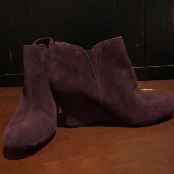 Shoes - Picture 2 of 4